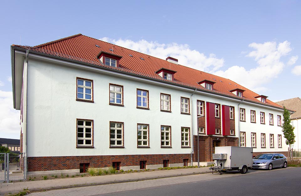 1-jenfelder-au-front-1